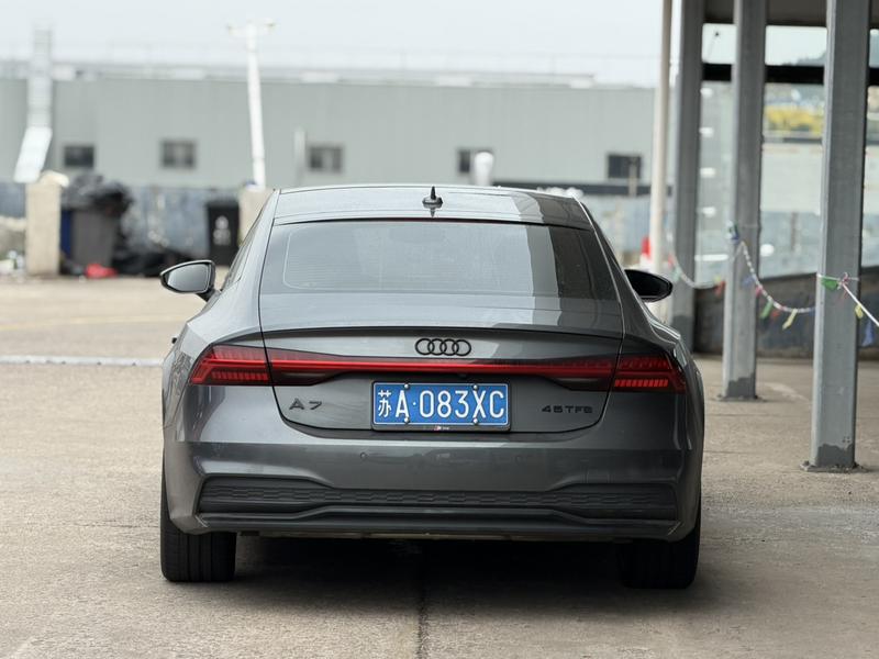 Audi A7 - фото 3
