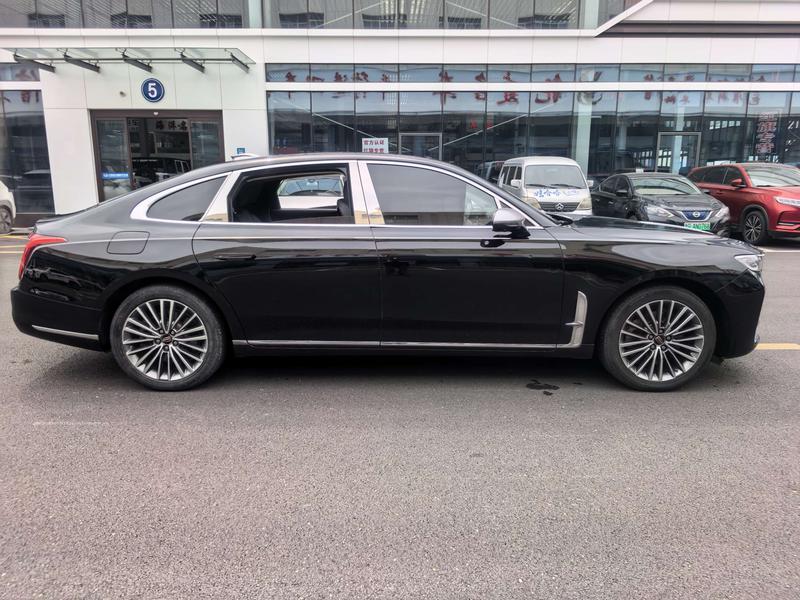 Hongqi H9 - фото 4