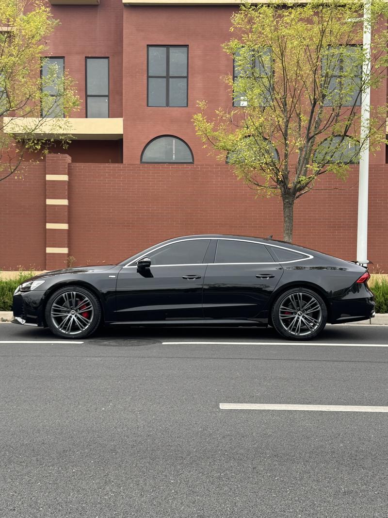Audi A7 - фото 2