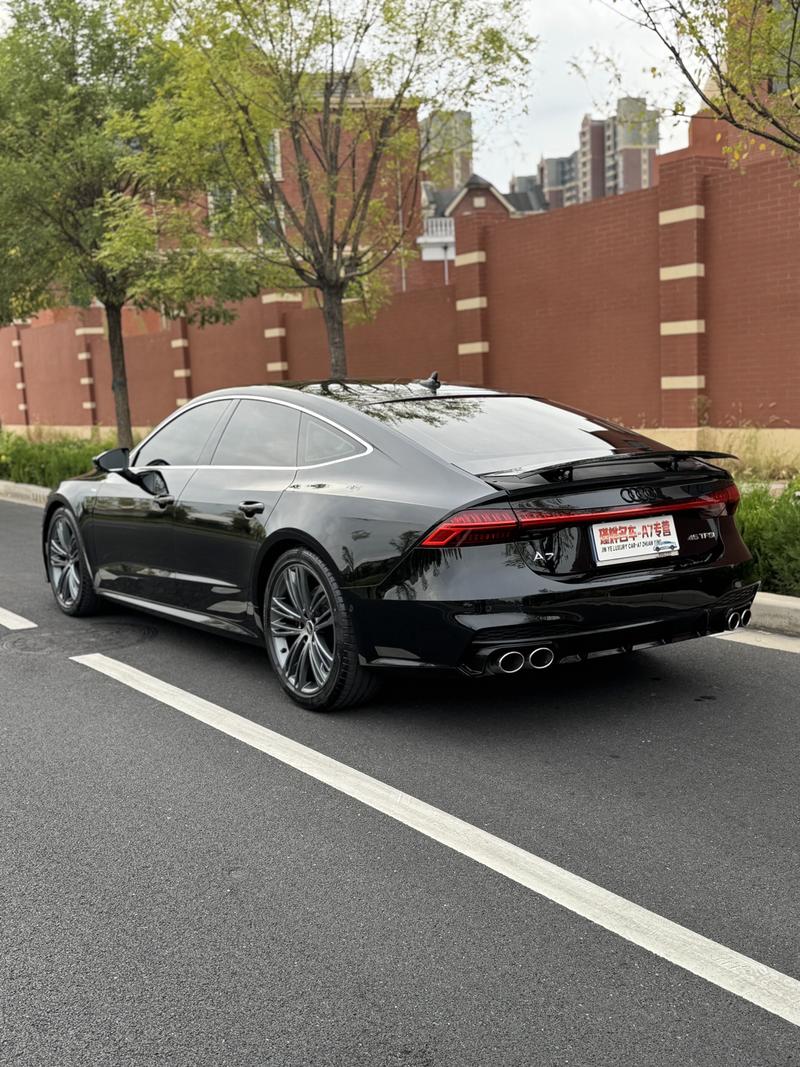Audi A7 - фото 3