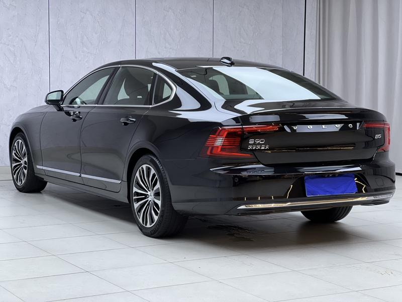 Volvo S90 - фото 3