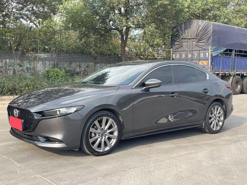 Mazda 3 - фото 0