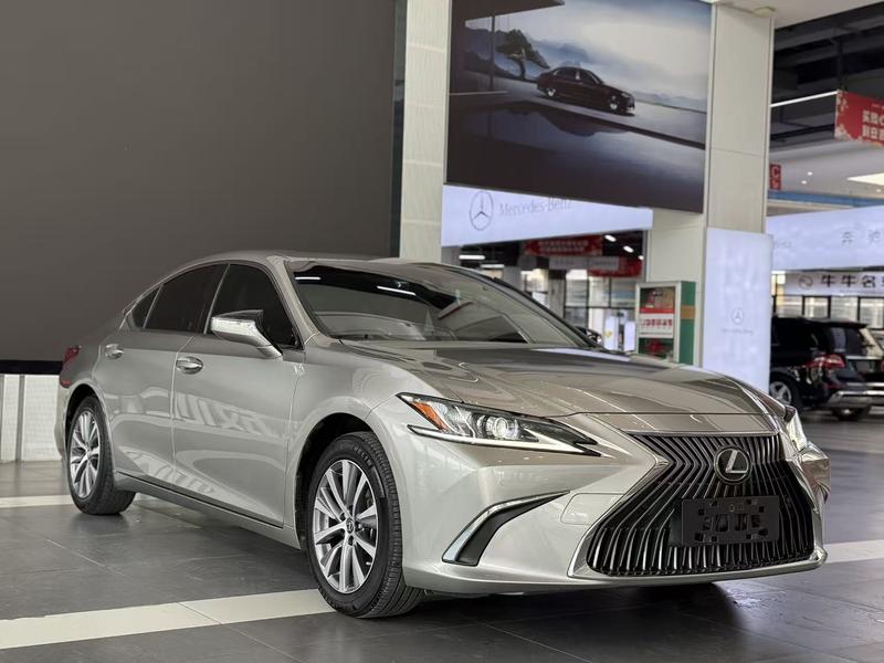 Lexus ES - фото 2