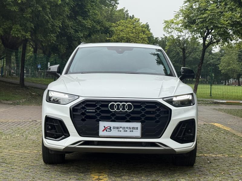Audi Q5L - фото 1
