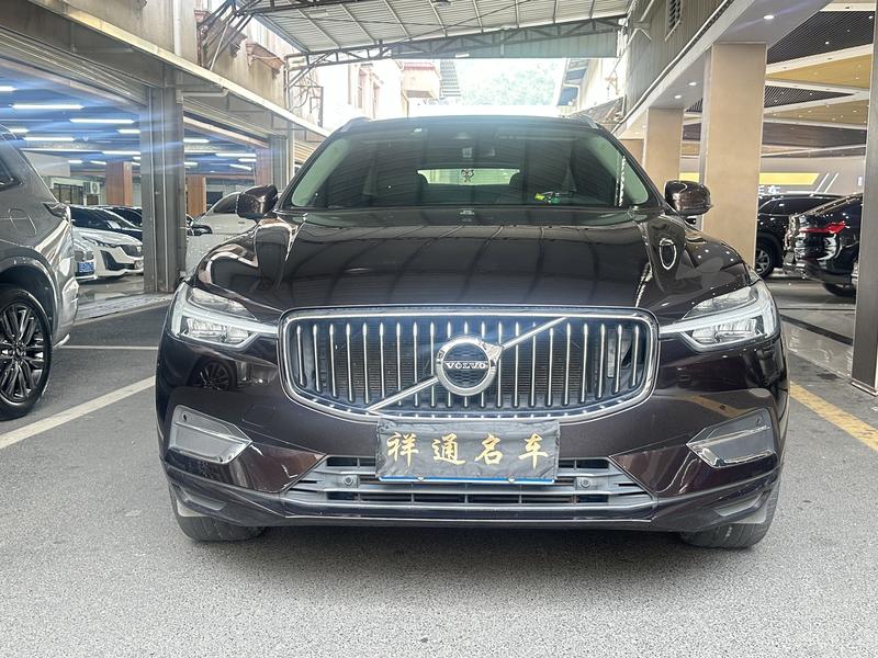 Volvo XC60 - фото 1
