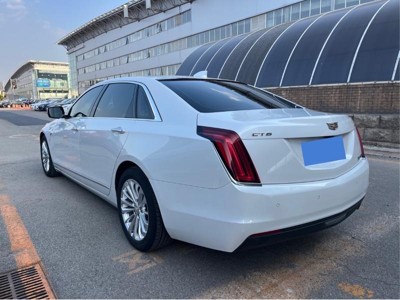 Cadillac CT6 - фото 3