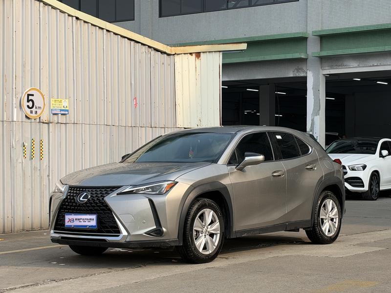 Lexus UX - фото 0