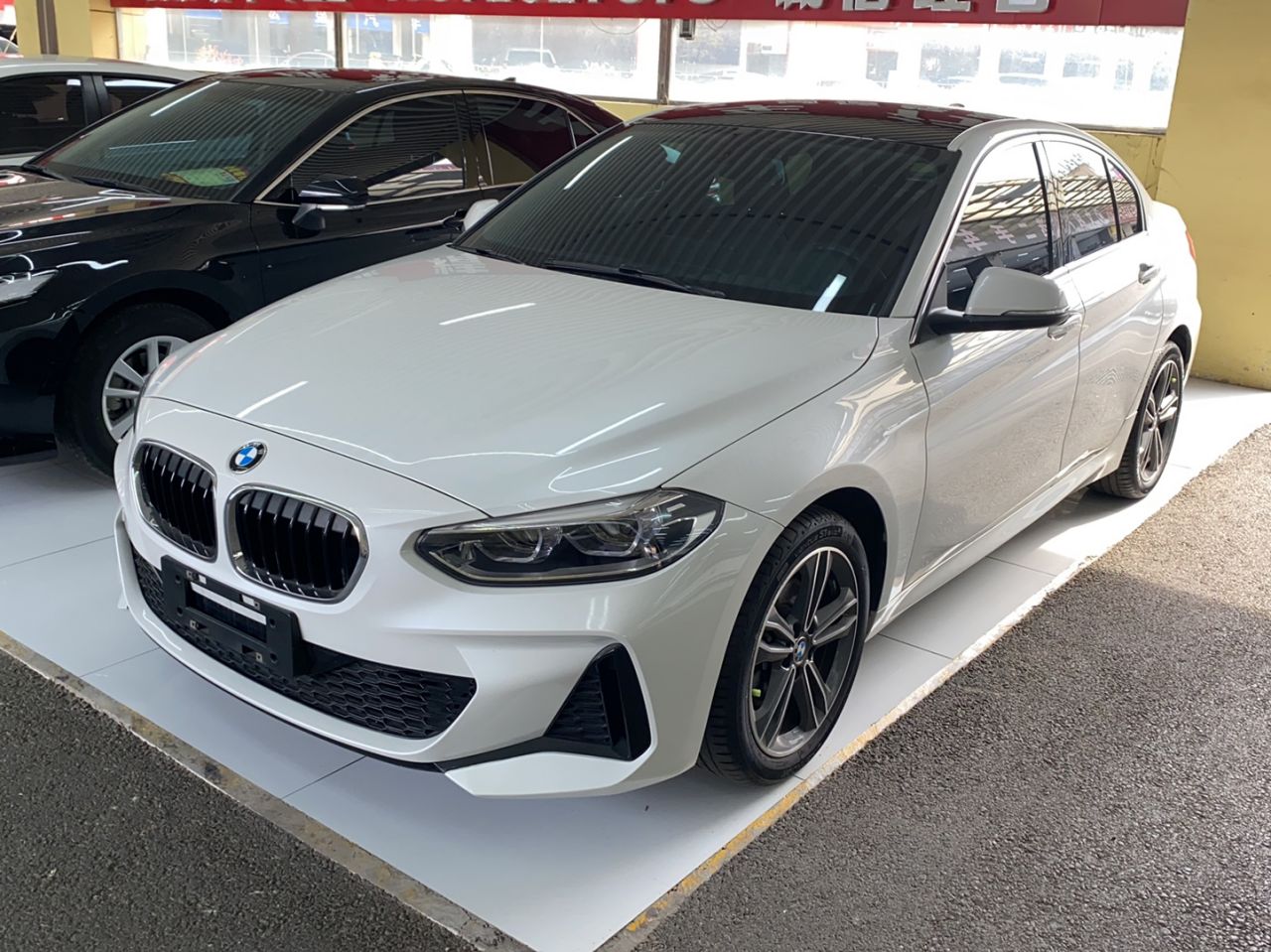 BMW 1-Series - фото 0