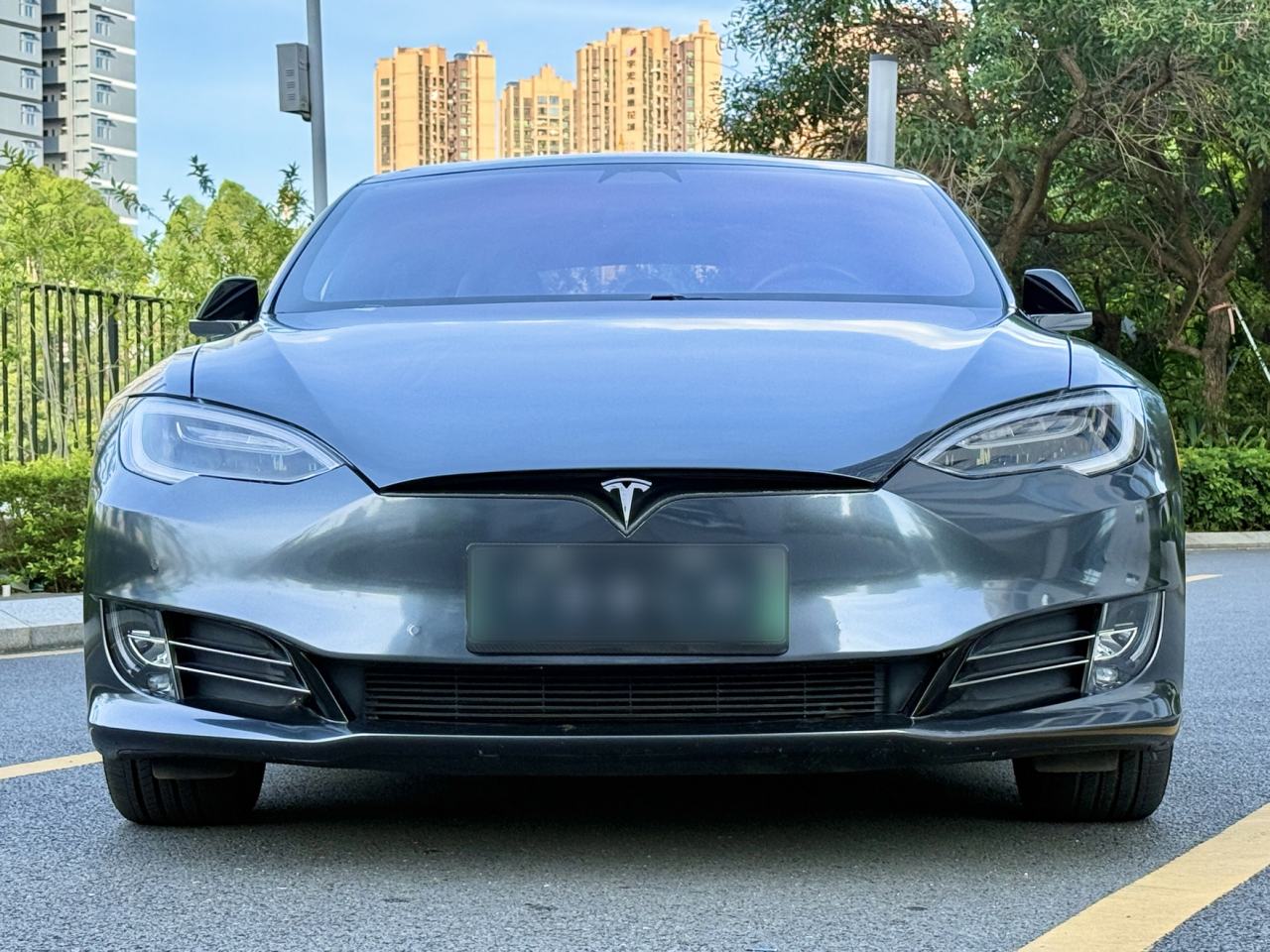 Tesla Model S - фото 1