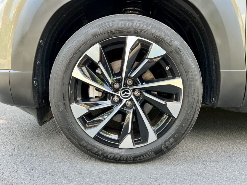 Mazda CX-50 - фото 1