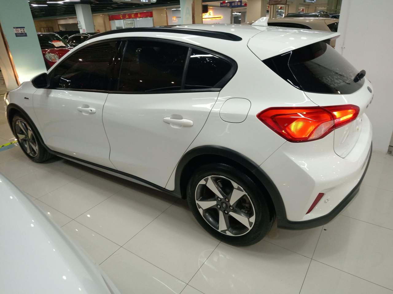 Ford Active - фото 3