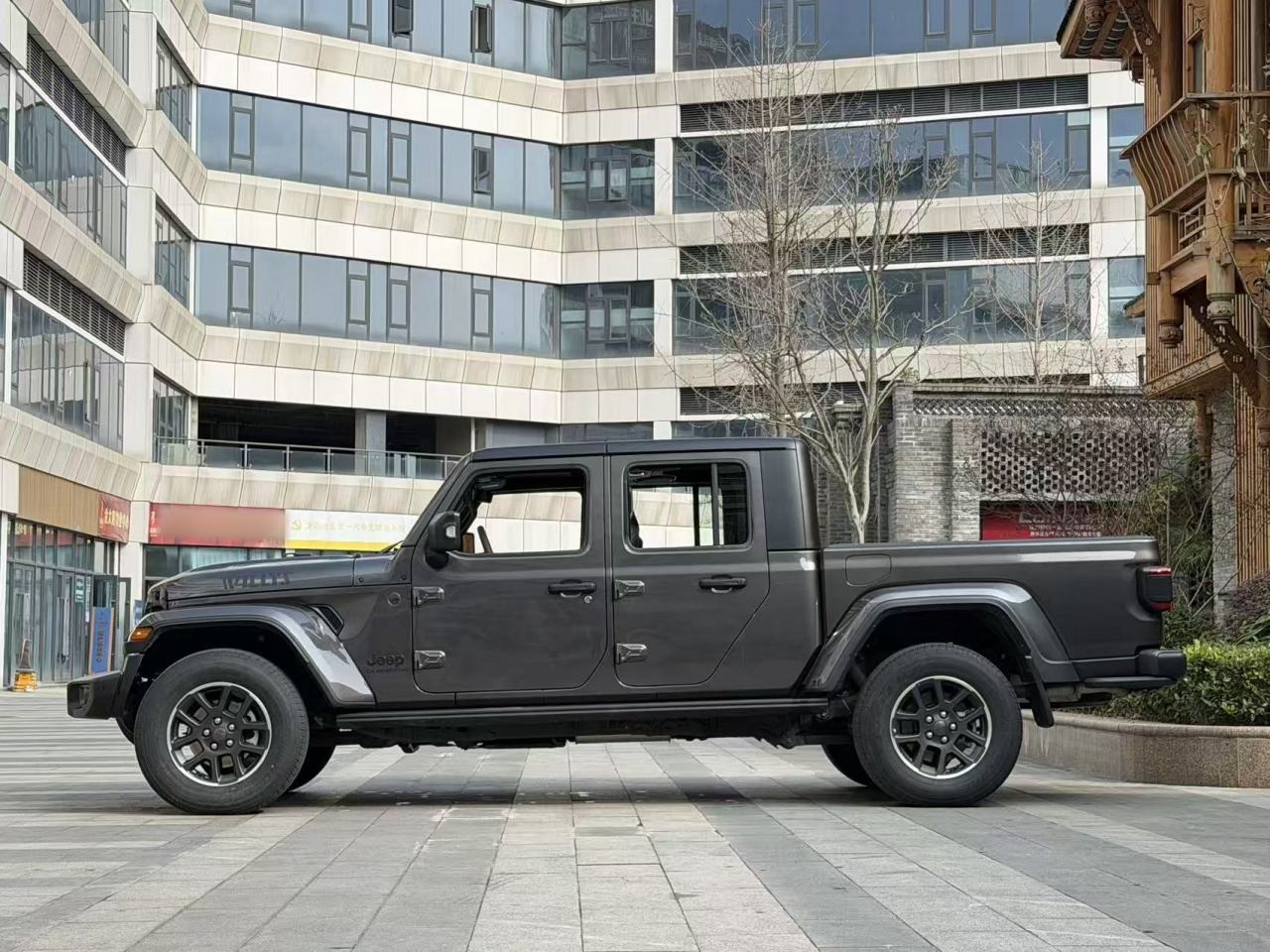 Jeep Gladiator - фото 2