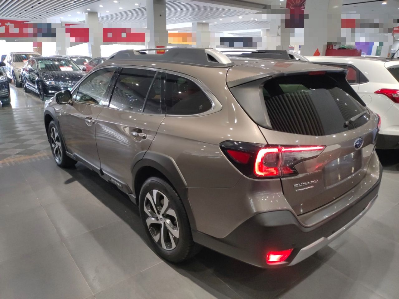 Subaru Outback - фото 3