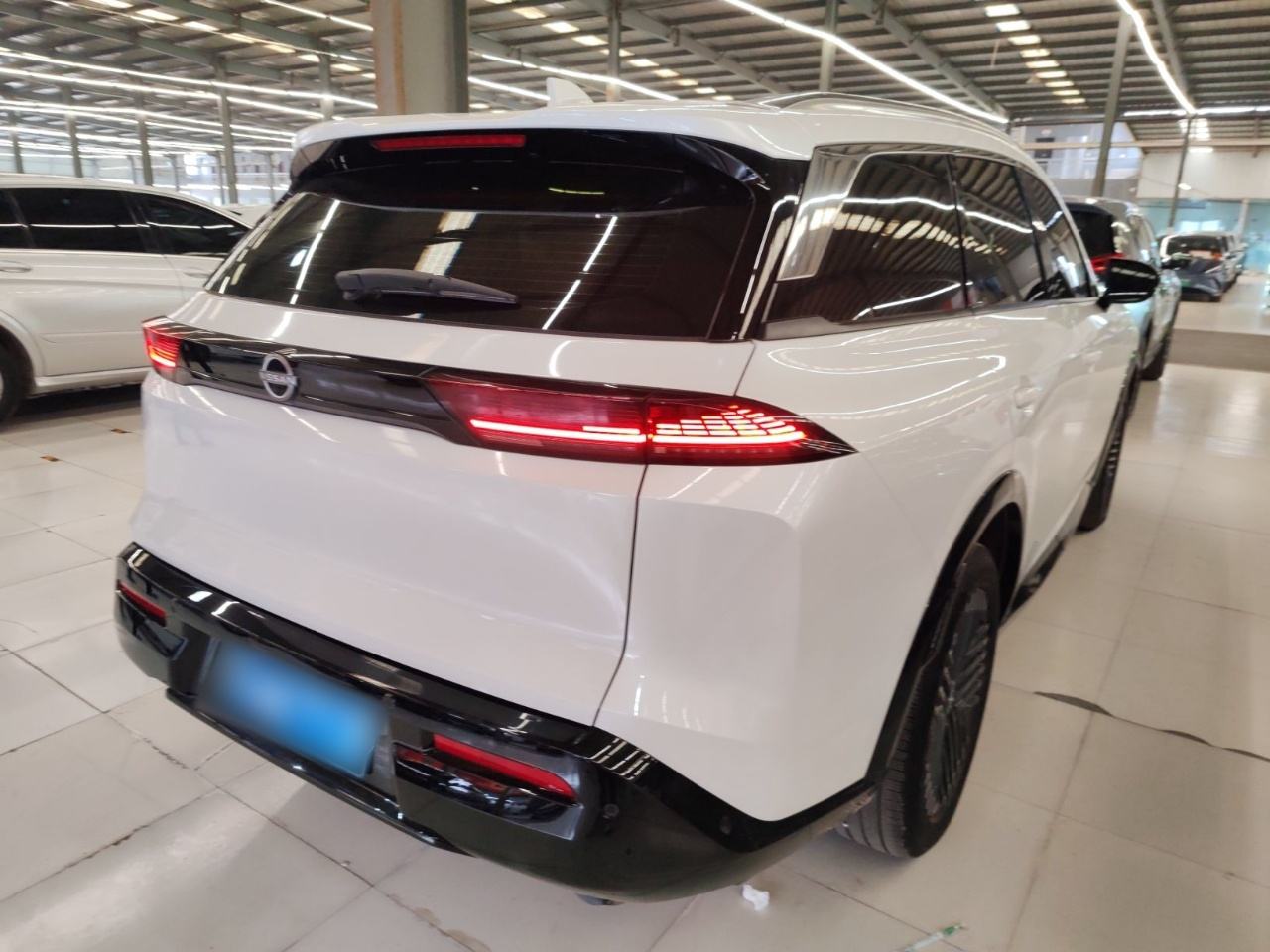 Nissan Pathfinder - фото 3