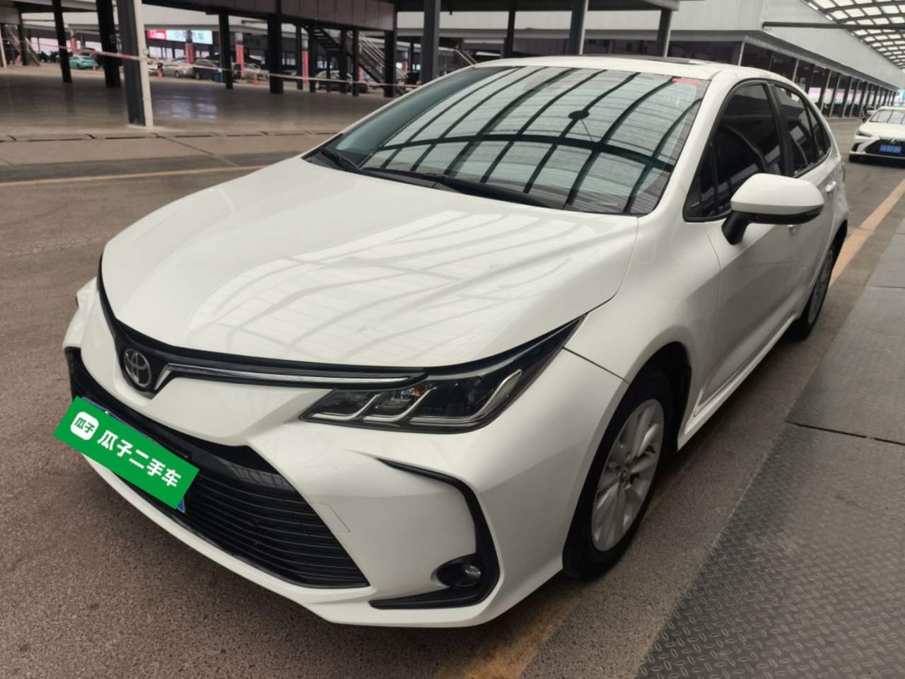 Toyota Corolla - фото 0
