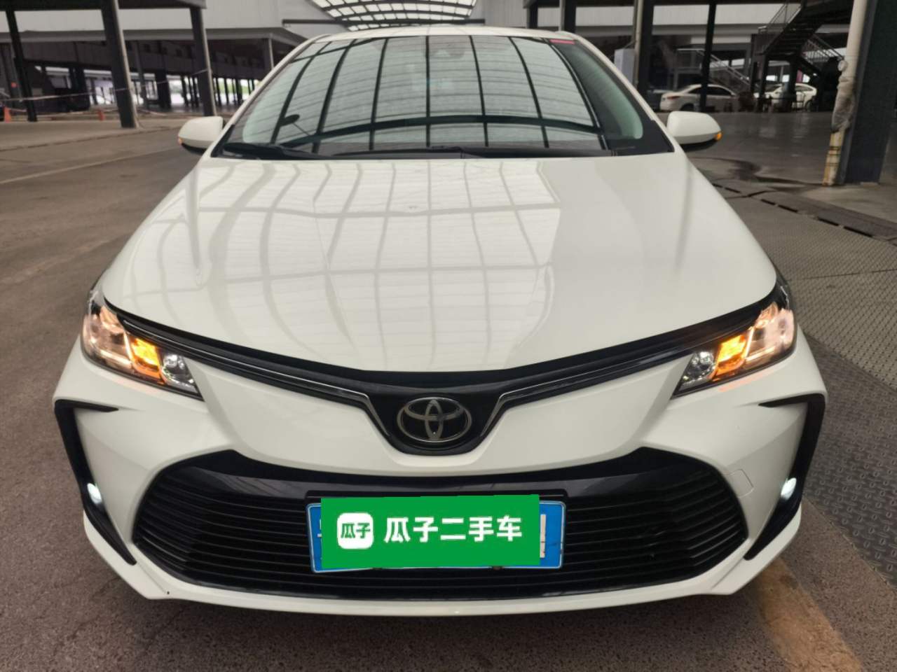 Toyota Corolla - фото 1