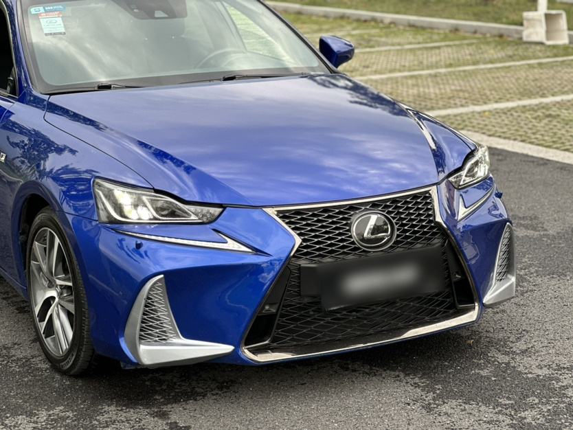 Lexus IS - фото 4