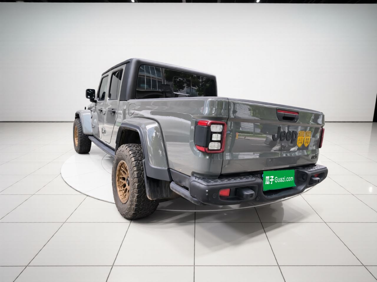 Jeep Gladiator - фото 3