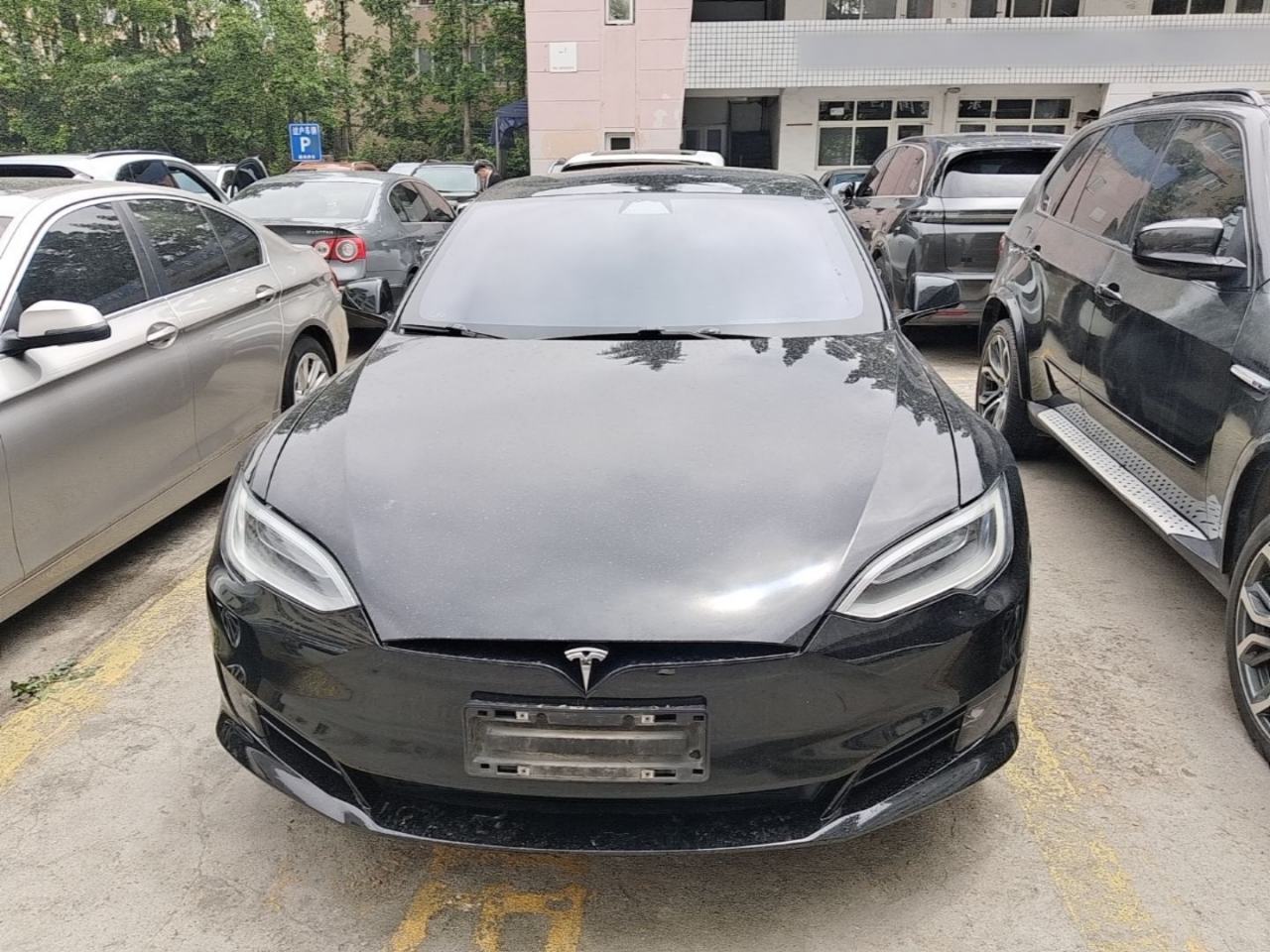 Tesla Model S - фото 1