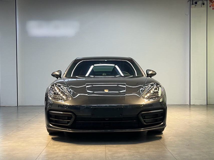 Porsche Panamera - фото 1