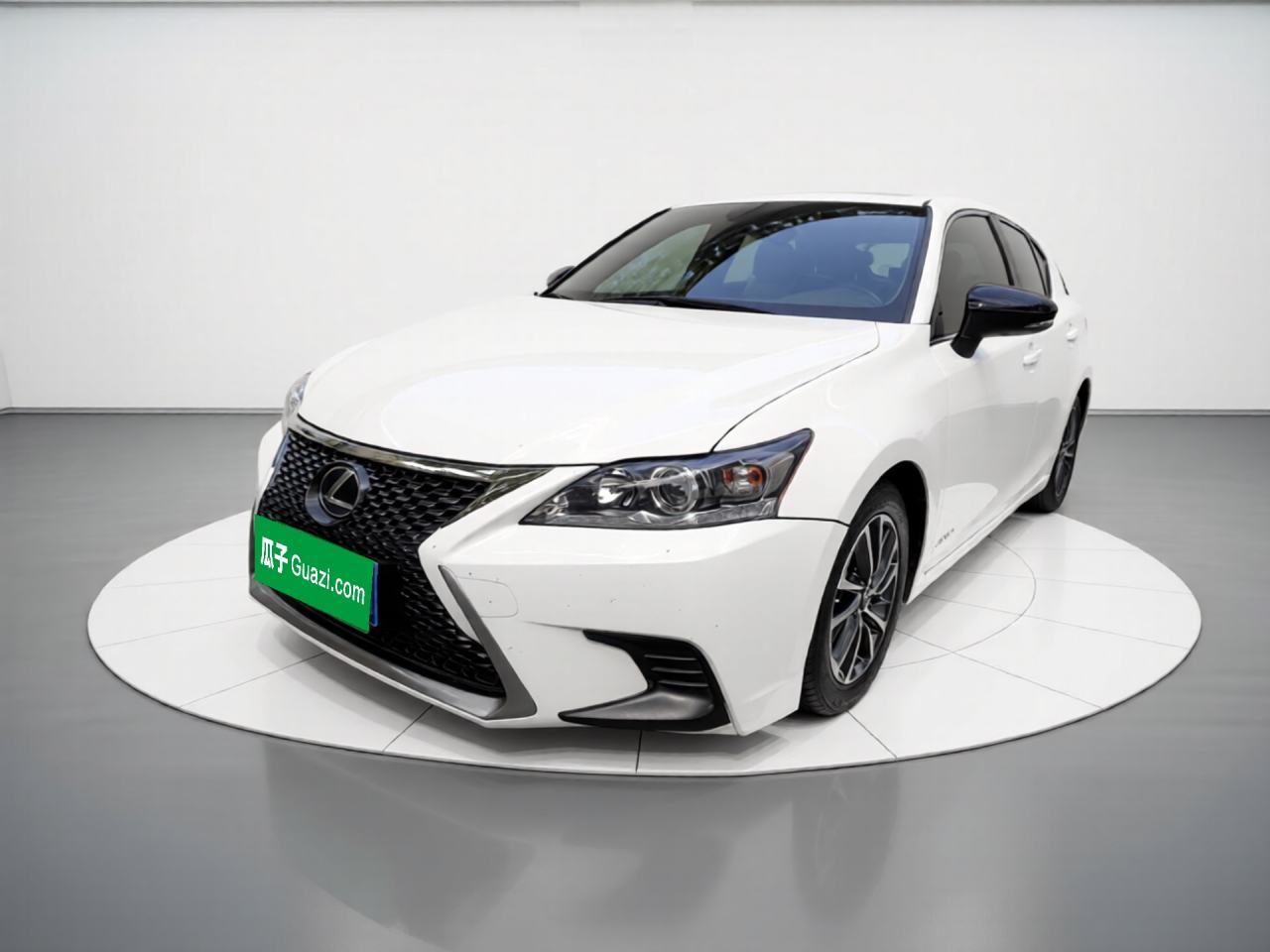 Lexus CT - фото 0