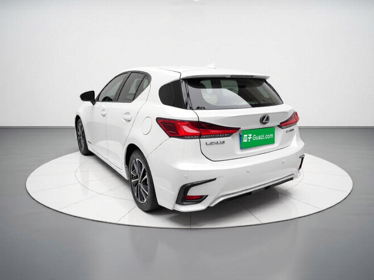 Lexus CT - фото 3