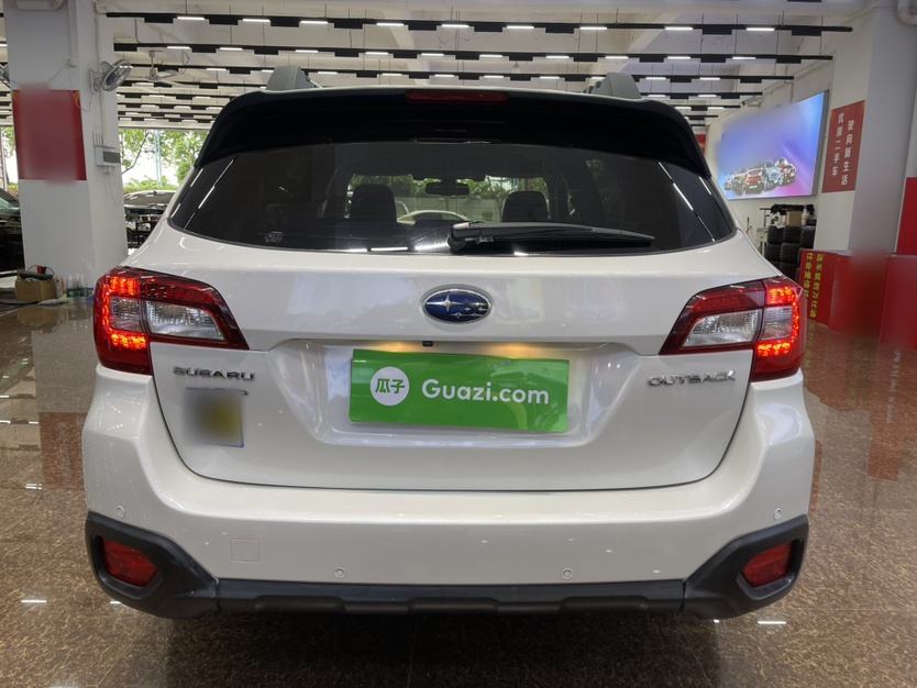 Subaru Outback - фото 1
