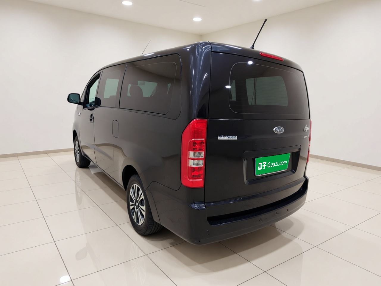 JAC Refine M3 - фото 3