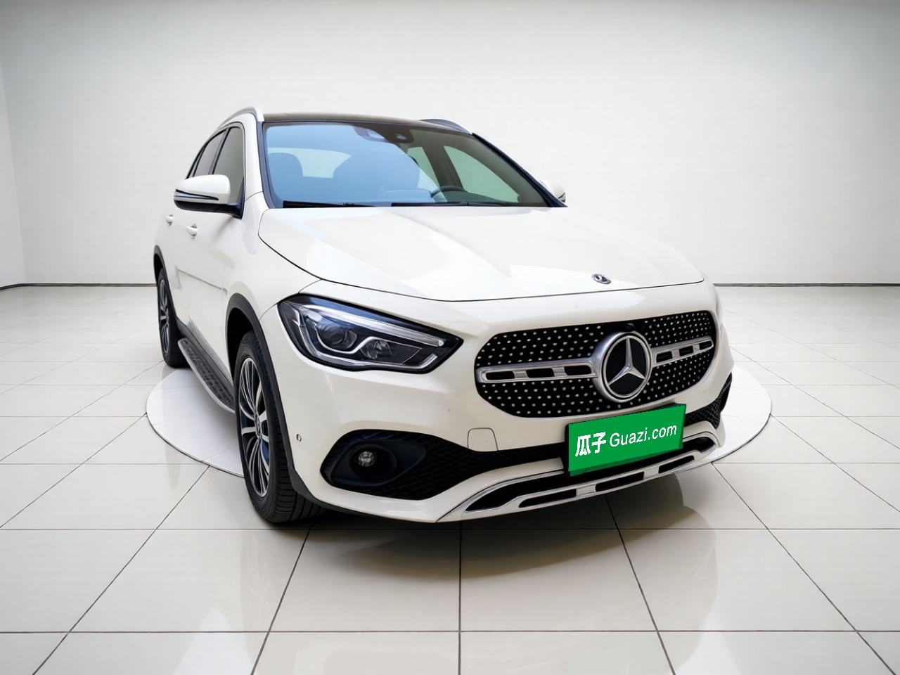 Mercedes-Benz GLA - фото 1