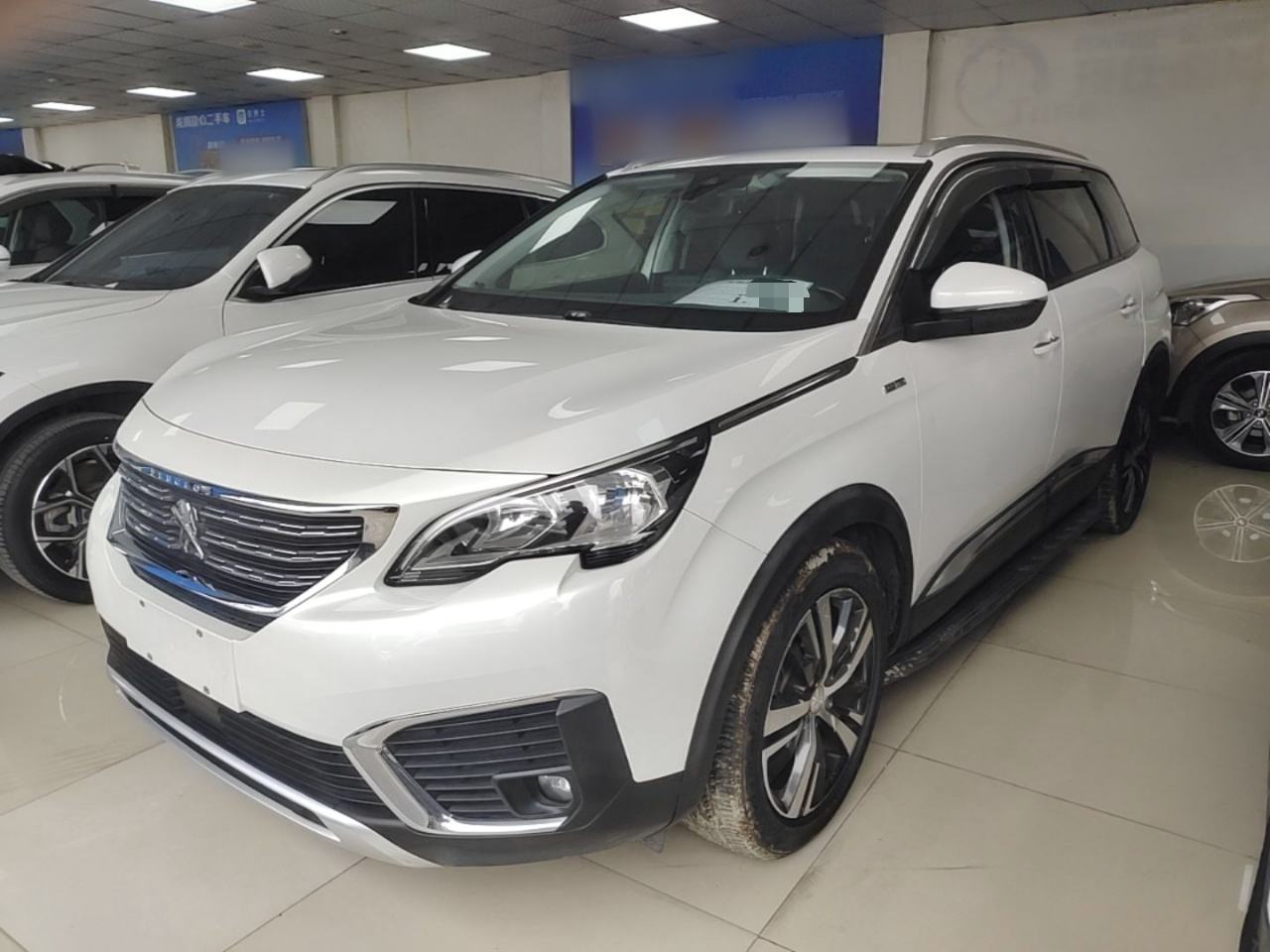 Peugeot 5008 - фото 0