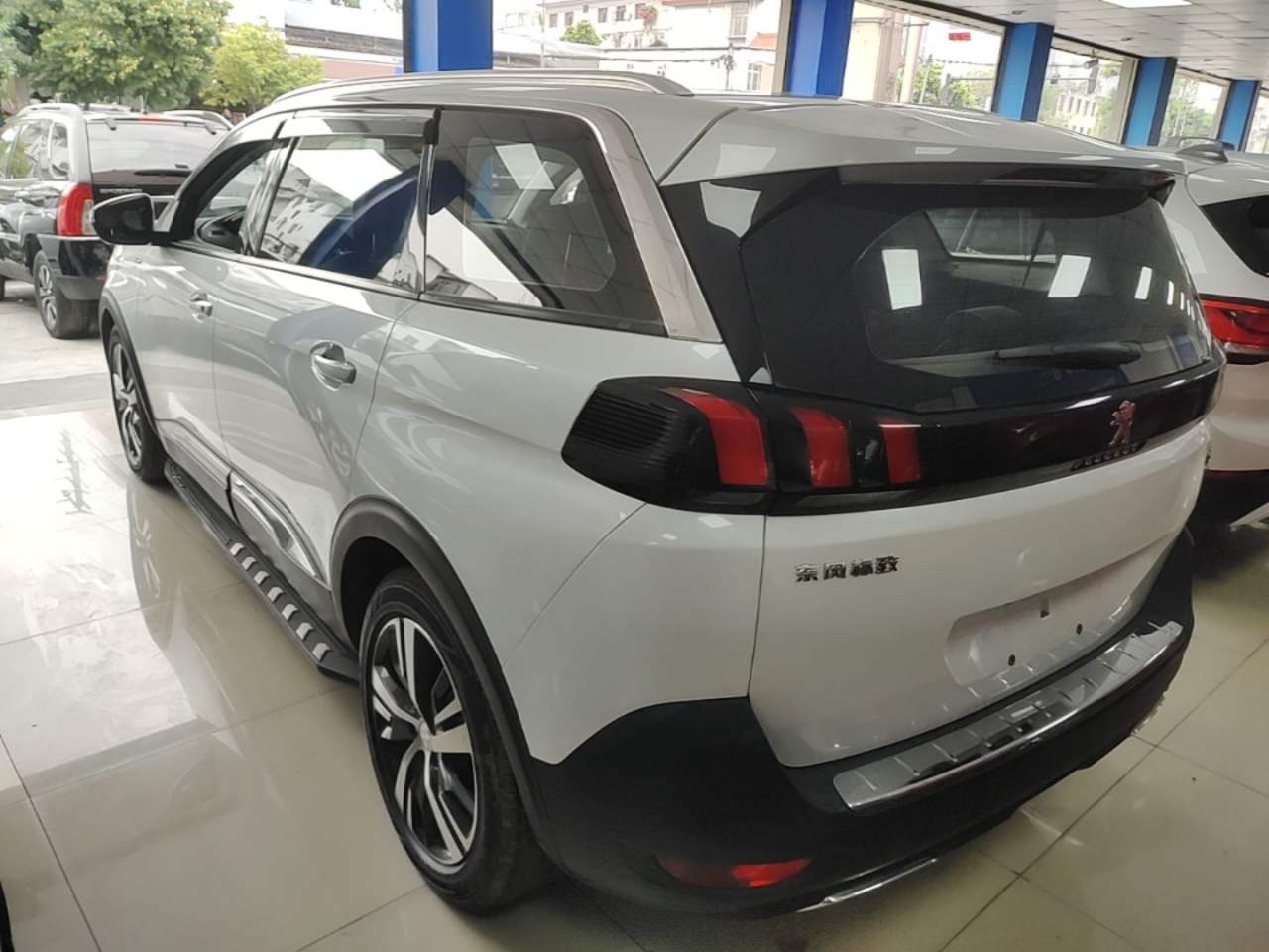 Peugeot 5008 - фото 3