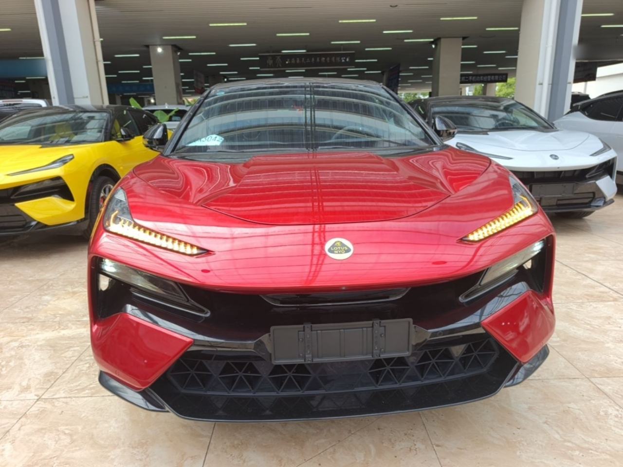 Lotus Eletre - фото 1