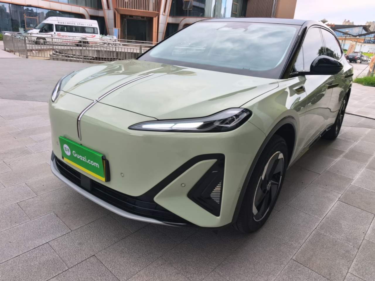 Hongqi 06 - фото 0
