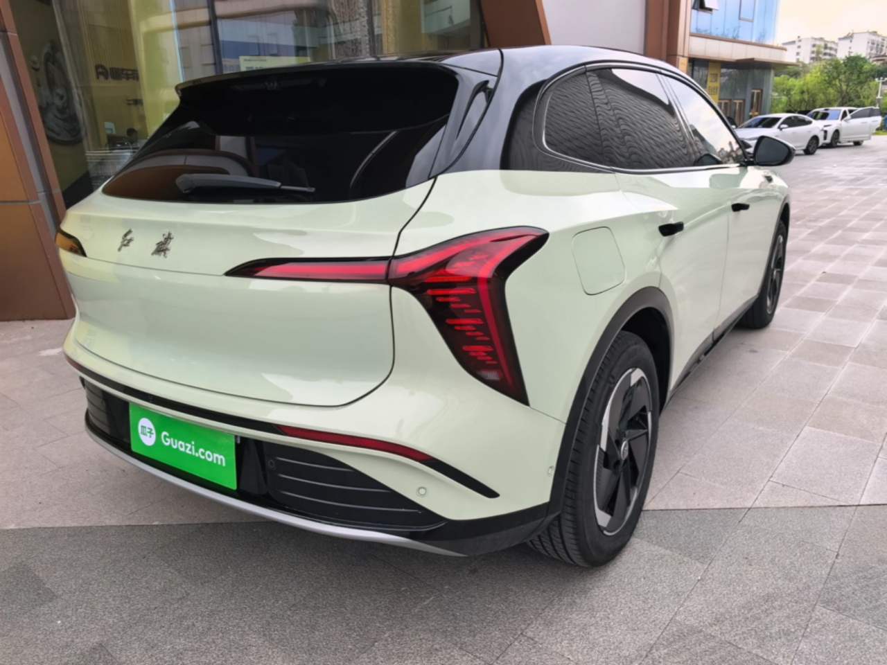 Hongqi 06 - фото 3
