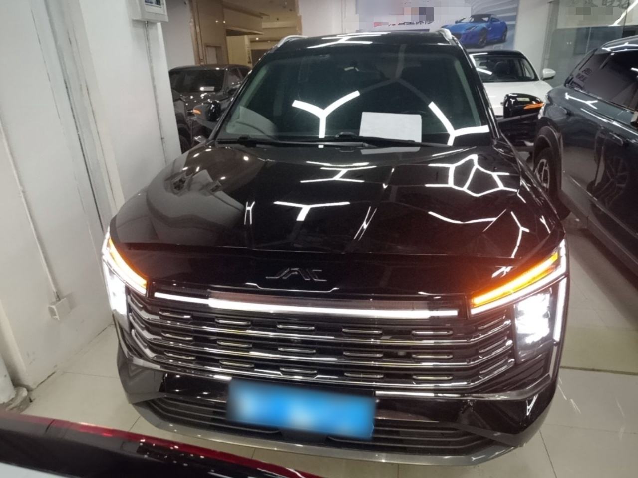JAC X8 PLUS - фото 1