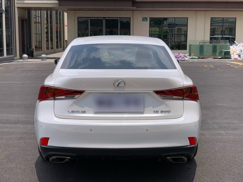 Lexus IS - фото 4