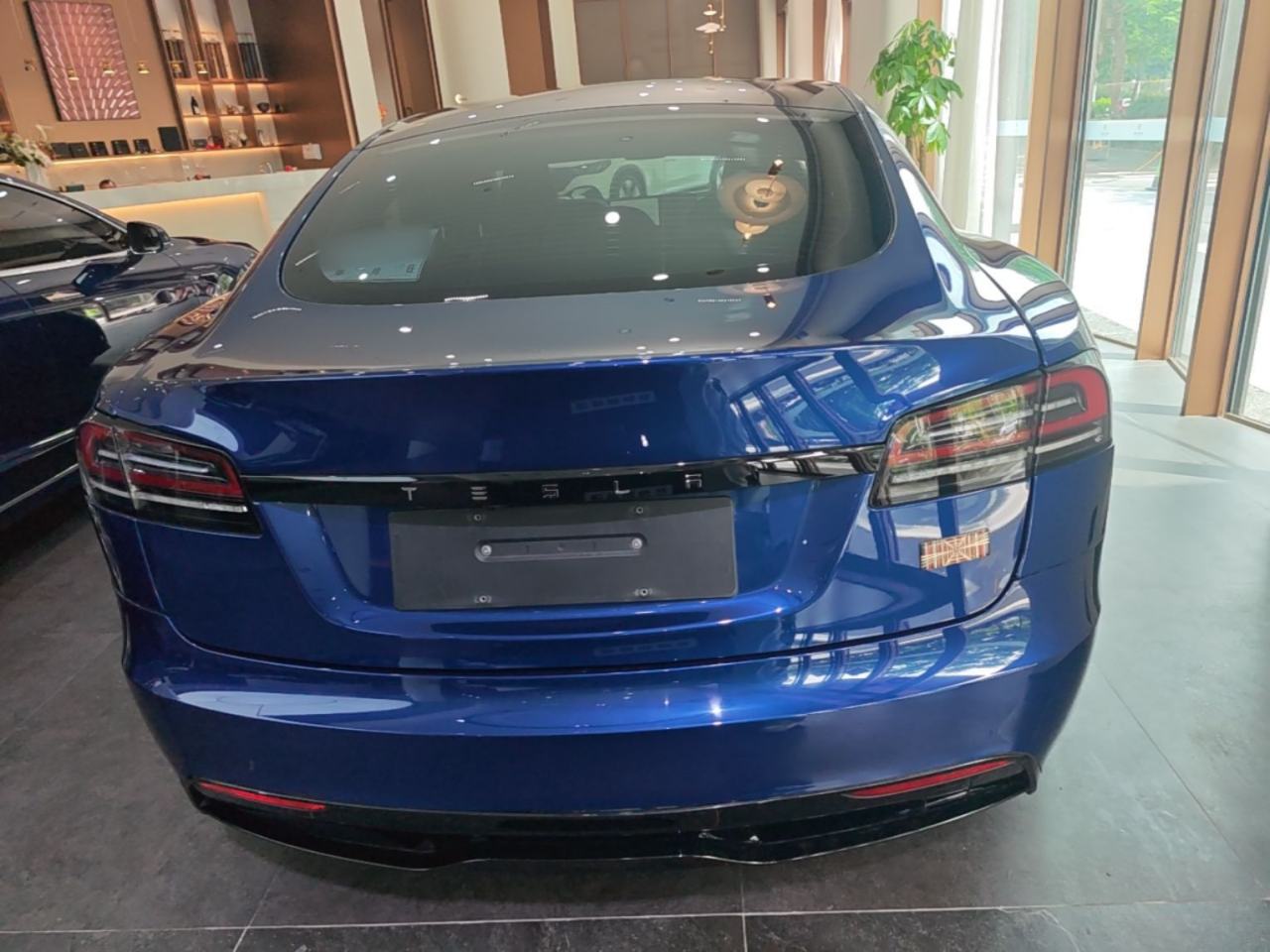 Tesla Model S - фото 2