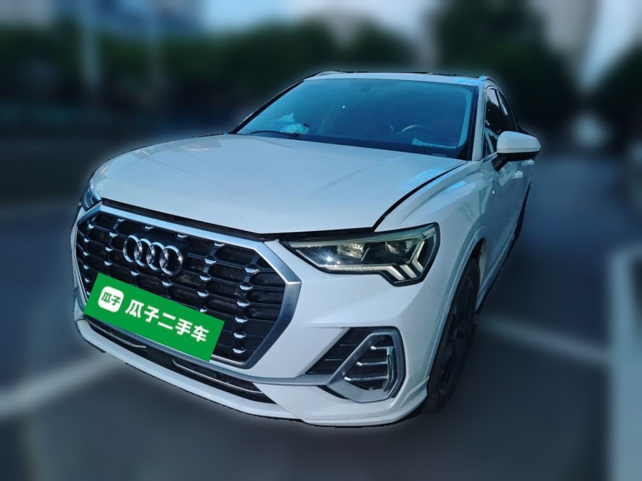 Audi Q3 - фото 0