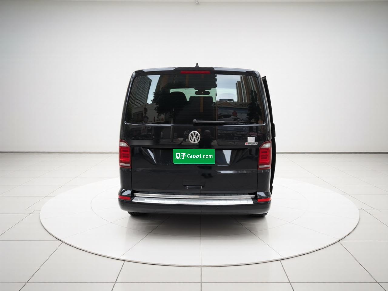 Volkswagen Multivan - фото 4