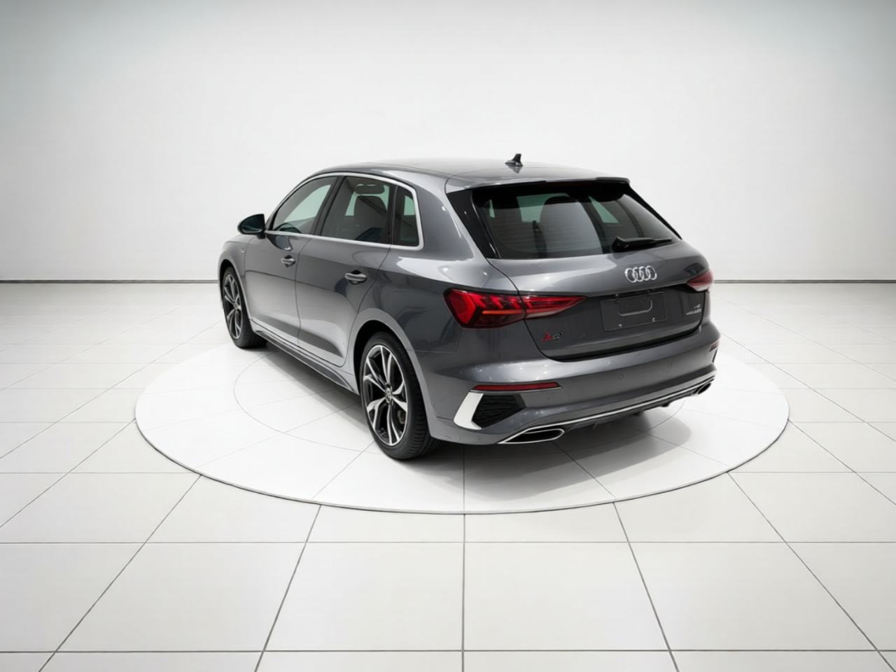 Audi A3 - фото 3