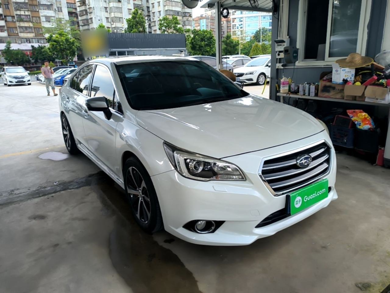 Subaru Legacy - фото 2