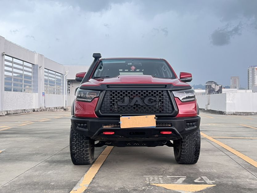 JAC T8 - фото 1