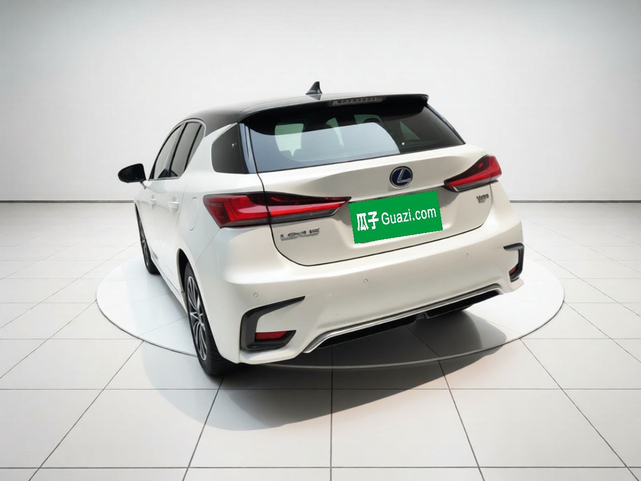 Lexus CT - фото 3