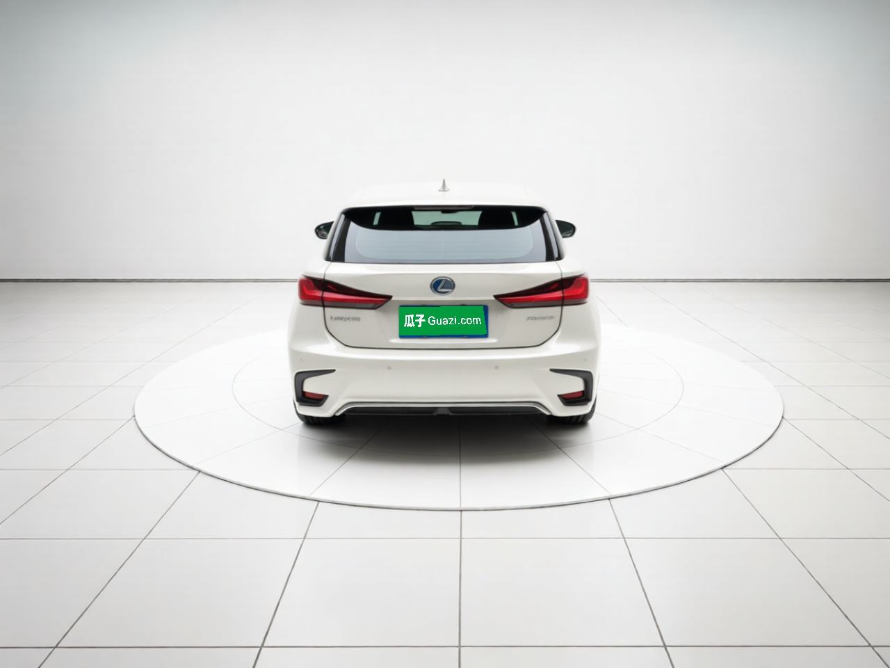 Lexus CT - фото 4