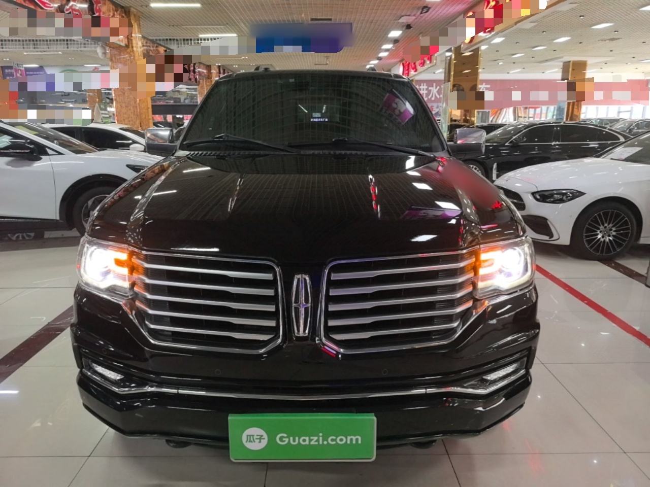 Lincoln Navigator (Import) - фото 1