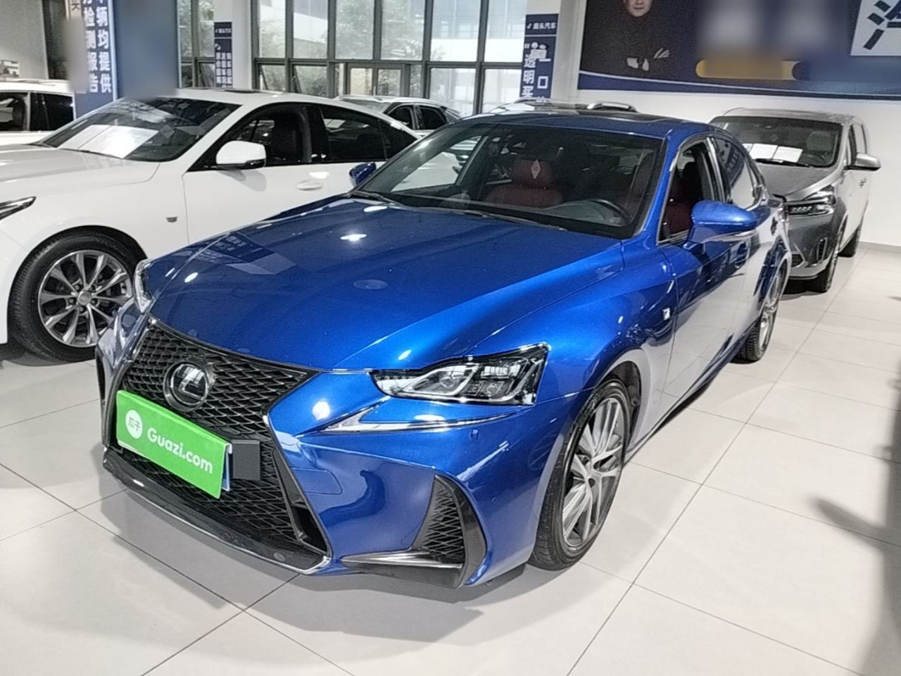 Lexus IS - фото 0