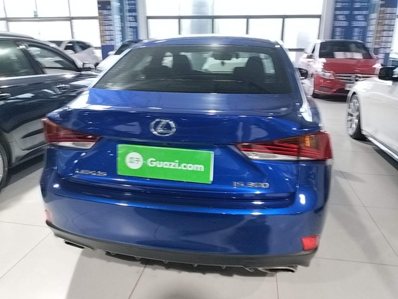 Lexus IS - фото 4