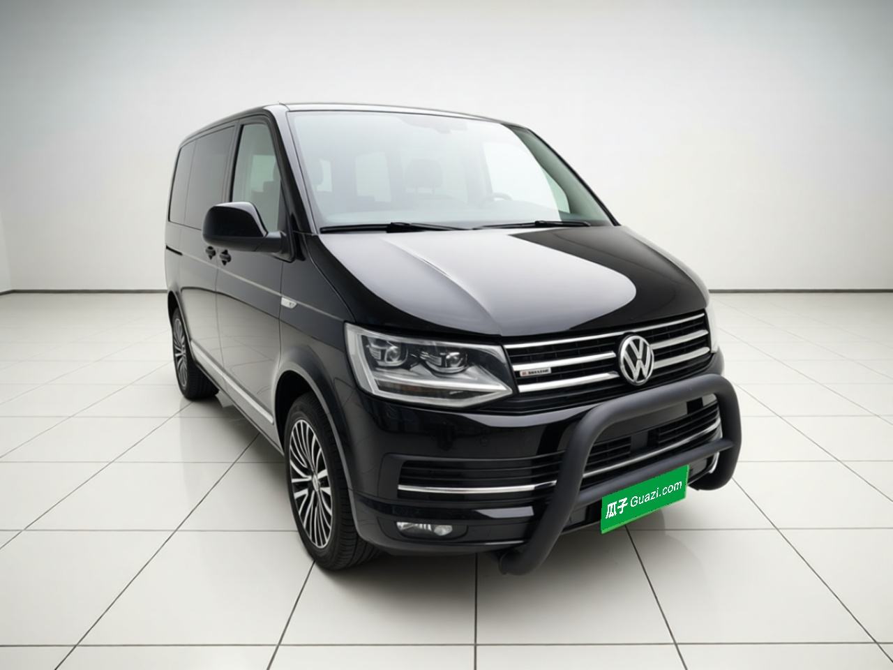 Volkswagen Multivan - фото 2