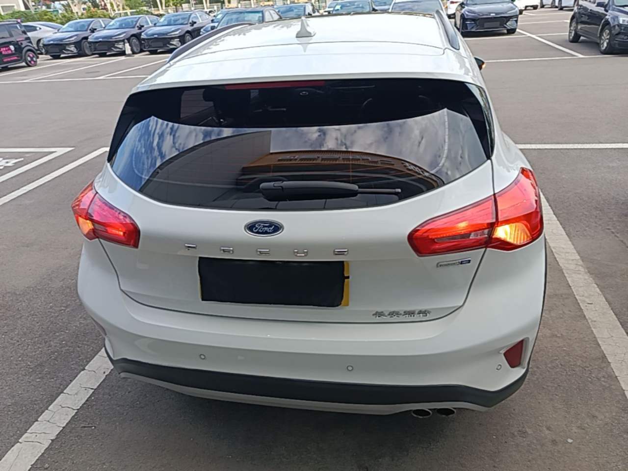 Ford Active - фото 4