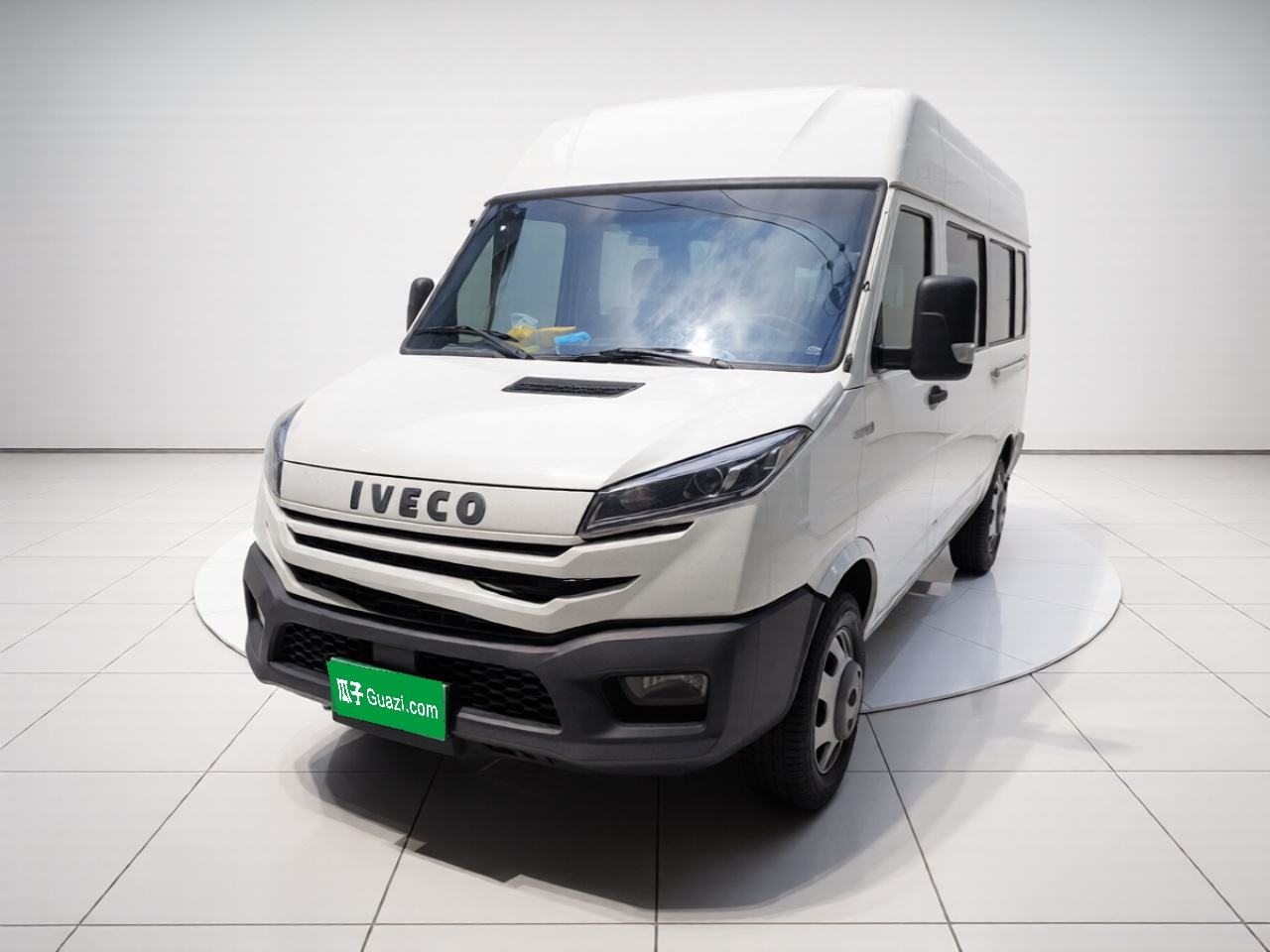 Iveco Daily - фото 0